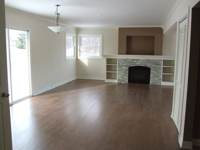 204 Hickory Dr, Lindenhurst, IL 60046 photo 9