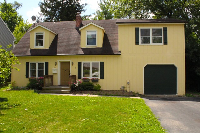 816 University Pl, Wheaton, IL 60187 photo 1