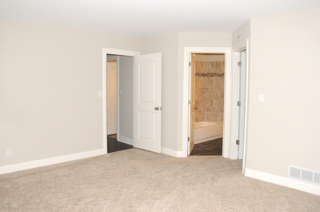 405 S Windhaven Trl, Mchenry, IL 60050 photo 20