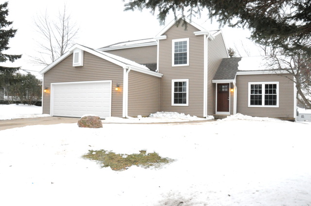 405 S Windhaven Trl, Mchenry, IL 60050 photo 1