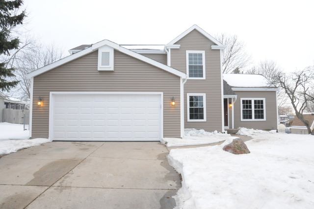 405 S Windhaven Trl, Mchenry, IL 60050 photo 2