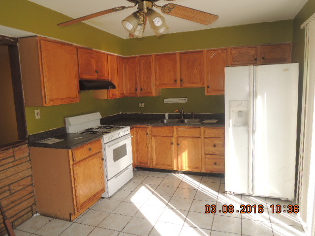 6853 Chestnut St, Hanover Park, IL 60133 photo 3