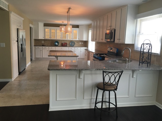 2888 Sarah Ct, Elgin, IL 60124 photo 2
