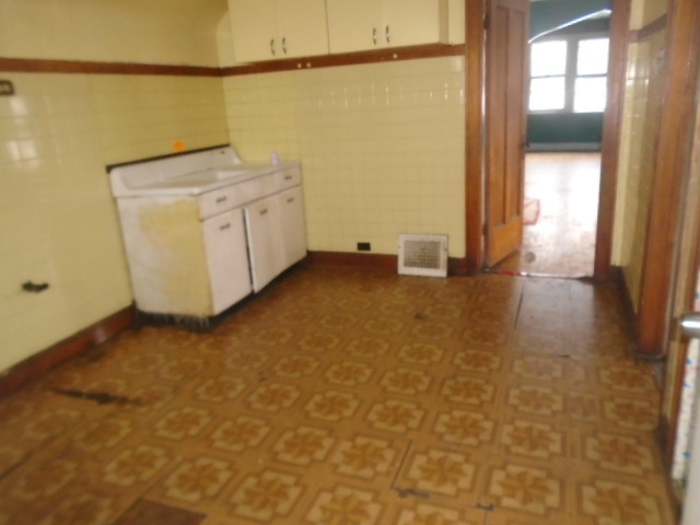 10101 S State St, Chicago, IL 60628 photo 10