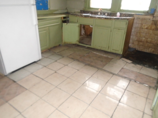 10101 S State St, Chicago, IL 60628 photo 5