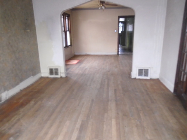 10101 S State St, Chicago, IL 60628 photo 4