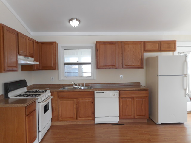 2710 Oak Ln, Mchenry, IL 60051 photo 2