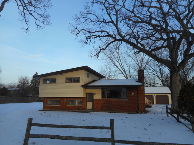 2710 Oak Ln, Mchenry, IL 60051 photo 1