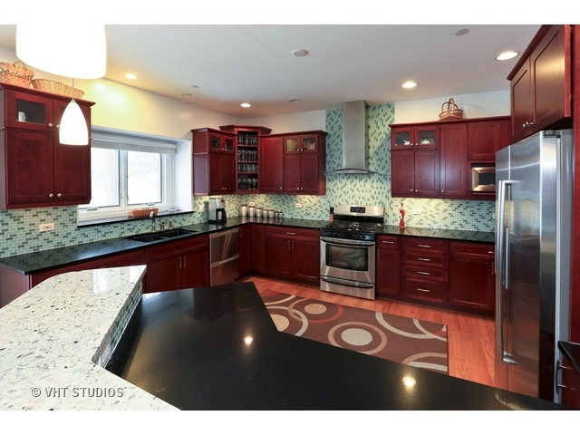 1649 Greenleaf Ave, Des Plaines, IL 60018 photo 4