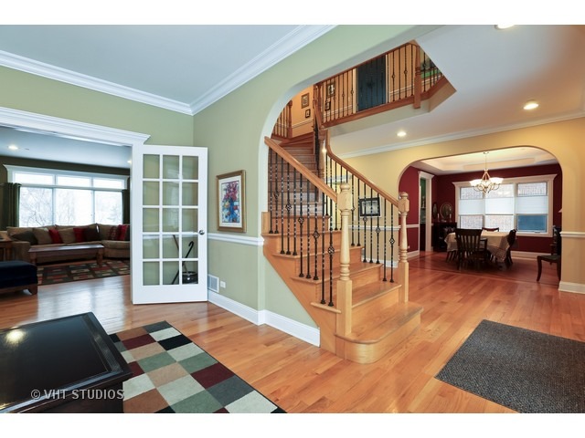 1649 Greenleaf Ave, Des Plaines, IL 60018 photo 2