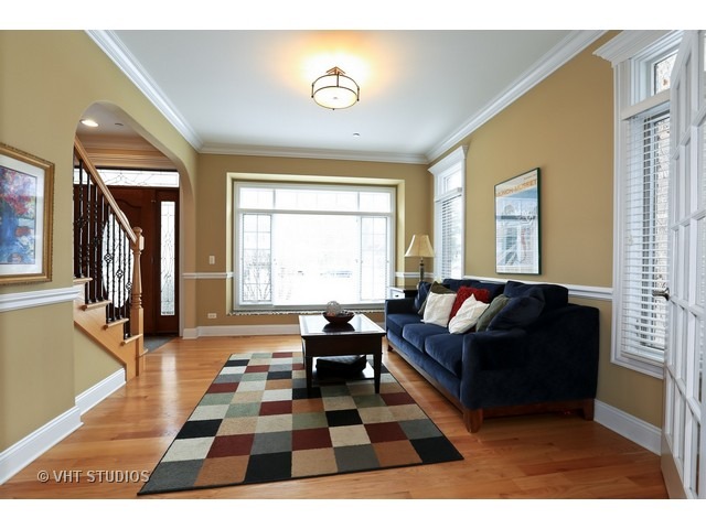 1649 Greenleaf Ave, Des Plaines, IL 60018 photo 7