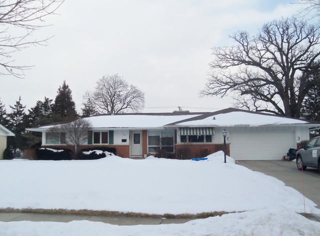 823 Scott Dr, Elgin, IL 60123 photo 1