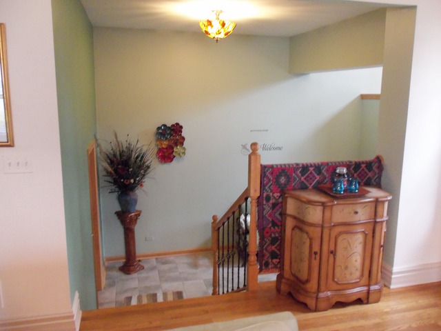 874 Margret St, Des Plaines, IL 60016 photo 3