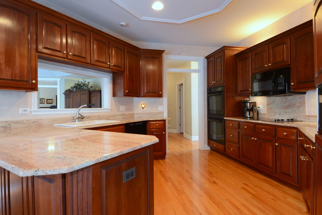 2512 Sutton Ln, Aurora, IL 60502 photo 8