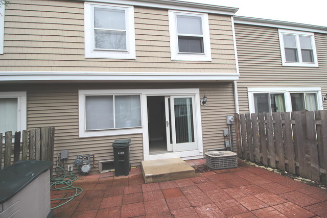 1883 Williamsburg Dr, Hoffman Estates, IL 60169 photo 17