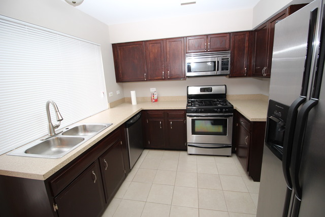 1883 Williamsburg Dr, Hoffman Estates, IL 60169 photo 6