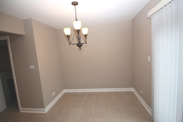 1883 Williamsburg Dr, Hoffman Estates, IL 60169 photo 7