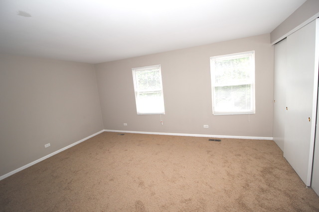 1883 Williamsburg Dr, Hoffman Estates, IL 60169 photo 14