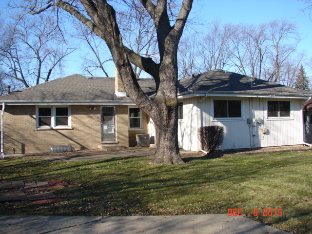 1432 Emmerson Ln, Mount Prospect, IL 60056 photo 4