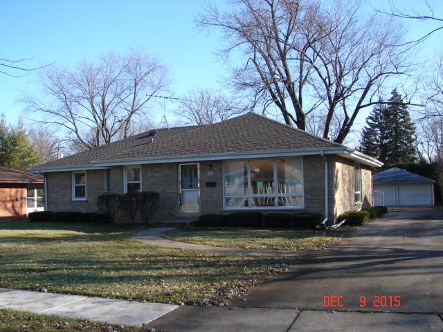 1432 Emmerson Ln, Mount Prospect, IL 60056 photo 1