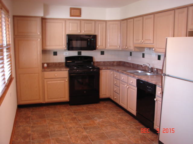 1432 Emmerson Ln, Mount Prospect, IL 60056 photo 6