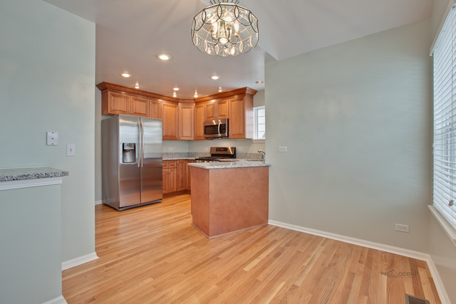 814 Adderly Ln, Gurnee, IL 60031 photo 9