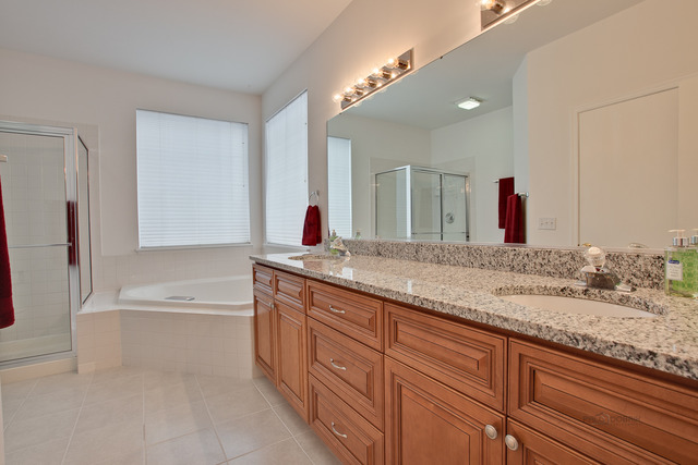 814 Adderly Ln, Gurnee, IL 60031 photo 12