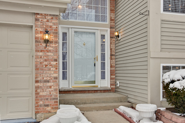 814 Adderly Ln, Gurnee, IL 60031 photo 2