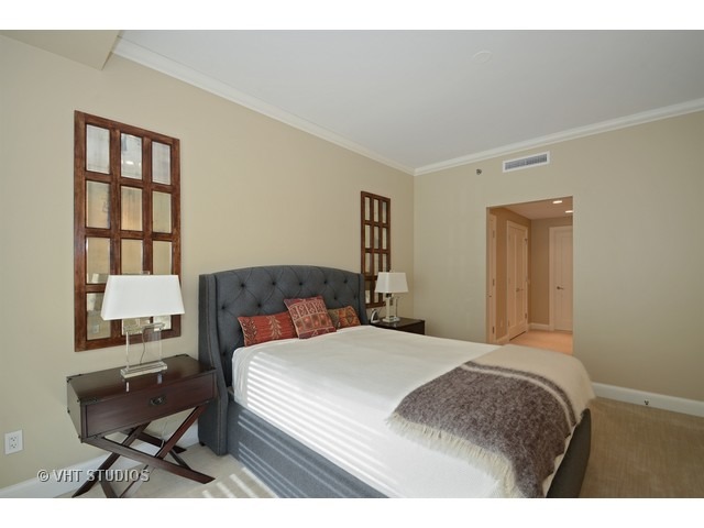270 E Pearson St #502, Chicago, IL 60611 photo 8
