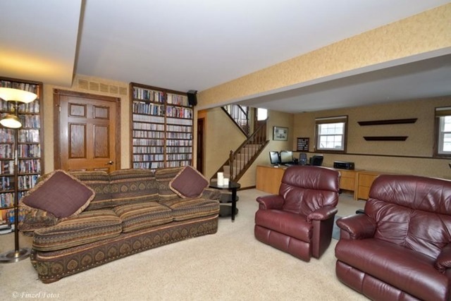 1160 Dresden Dr, Hoffman Estates, IL 60192 photo 11