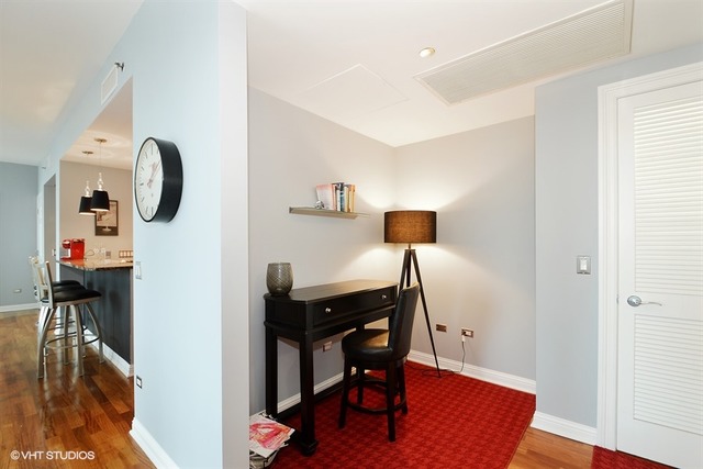 21 E Huron St #1801, Chicago, IL 60611 photo 10