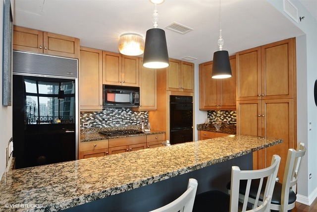 21 E Huron St #1801, Chicago, IL 60611 photo 6