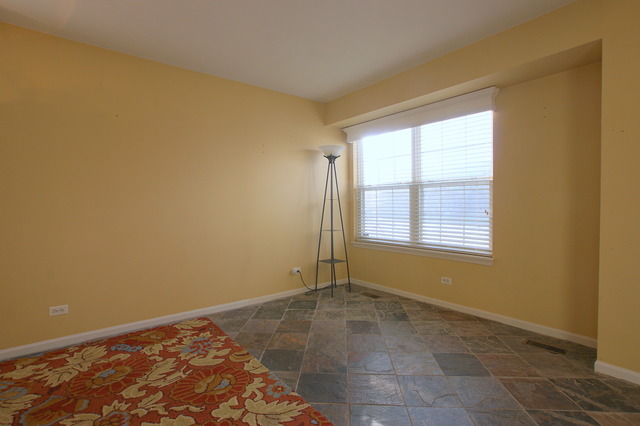 238 Jasmine Cir, Lindenhurst, IL 60046 photo 5