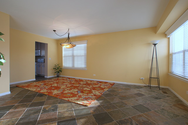 238 Jasmine Cir, Lindenhurst, IL 60046 photo 4