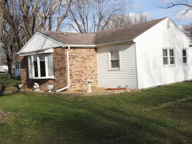 1420 S 8th Ave, Kankakee, IL 60901 photo 2