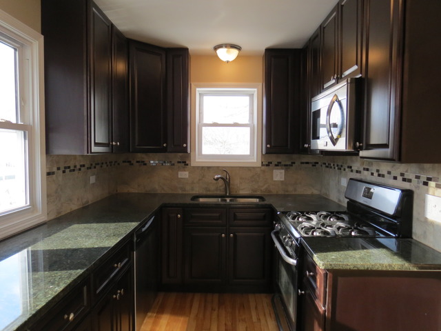 423 Table St, Lockport, IL 60441 photo 2