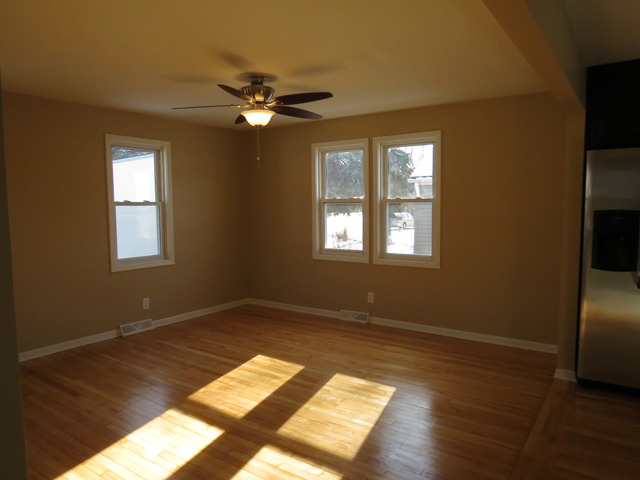423 Table St, Lockport, IL 60441 photo 5