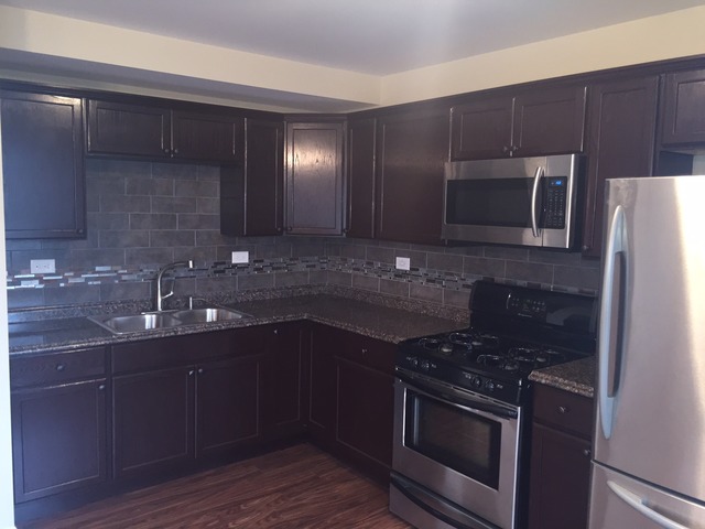 1139 Bangs St, Aurora, IL 60505 photo 4