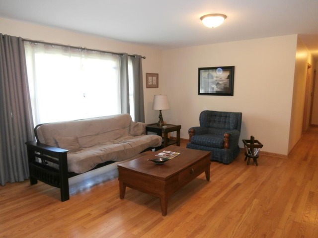 209 Croyden St, Spring Grove, IL 60081 photo 3