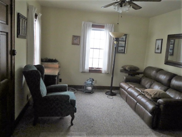 521 Spruce St, Dixon, IL 61021 photo 4