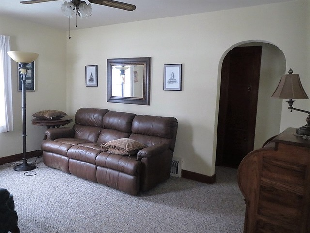 521 Spruce St, Dixon, IL 61021 photo 3