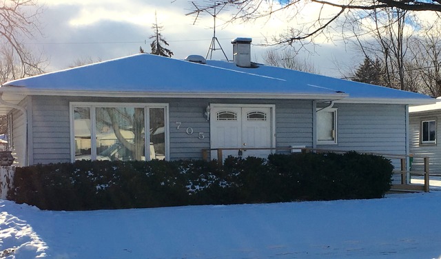 705 Linda Ter, Wheeling, IL 60090 photo 1