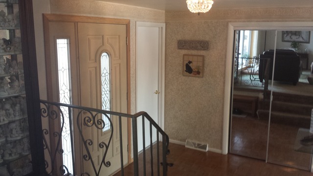 1805 E Boulder Dr, Mount Prospect, IL 60056 photo 2