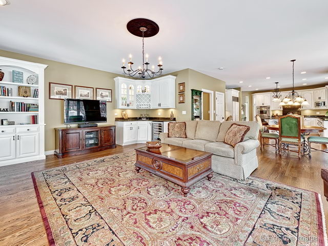 621 81st St, Willowbrook, IL 60527 photo 9
