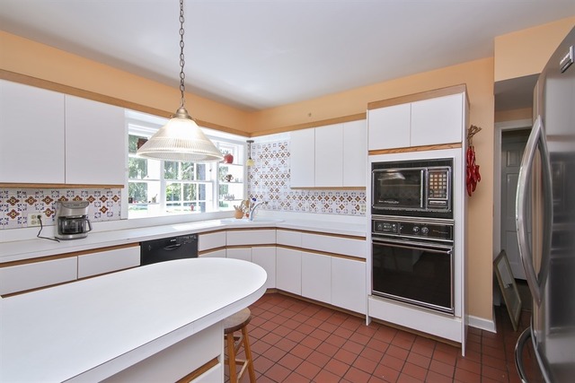 48 Briar Rd, Golf, IL 60029 photo 6