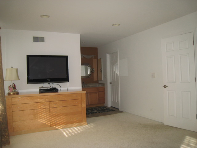 810 Prairie Ln, Buffalo Grove, IL 60089 photo 14