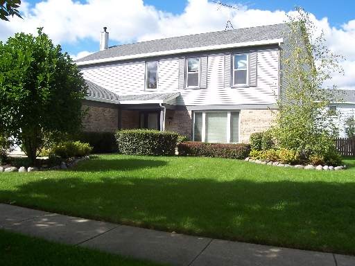810 Prairie Ln, Buffalo Grove, IL 60089 photo 1