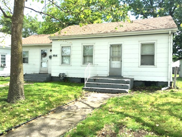 1114 Pine St, Ottawa, IL 61350 photo 2