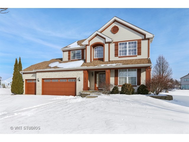 1912 Trappers Ct, Mchenry, IL 60050 photo 1