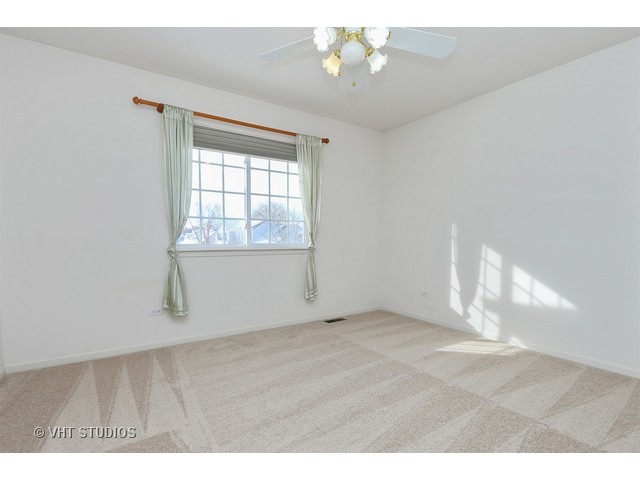 1912 Trappers Ct, Mchenry, IL 60050 photo 12